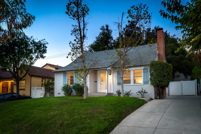 Glendale property located at 1453 Broadview Drive