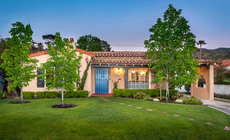 Glendale property located at 3316 Castera Avenue