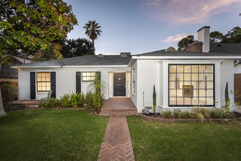 Glendale property located at 407 E Mountain Street