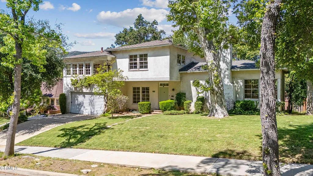 Glendale property located at 2015 Montecito Drive