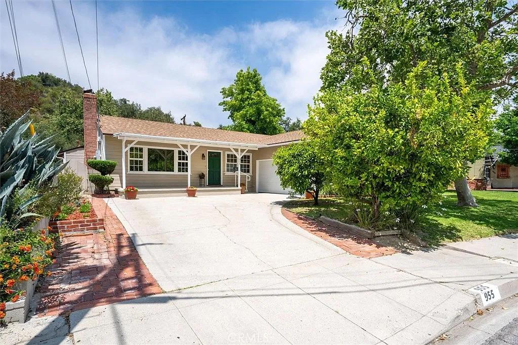 Glendale property located at 955 Eilinita Ave 