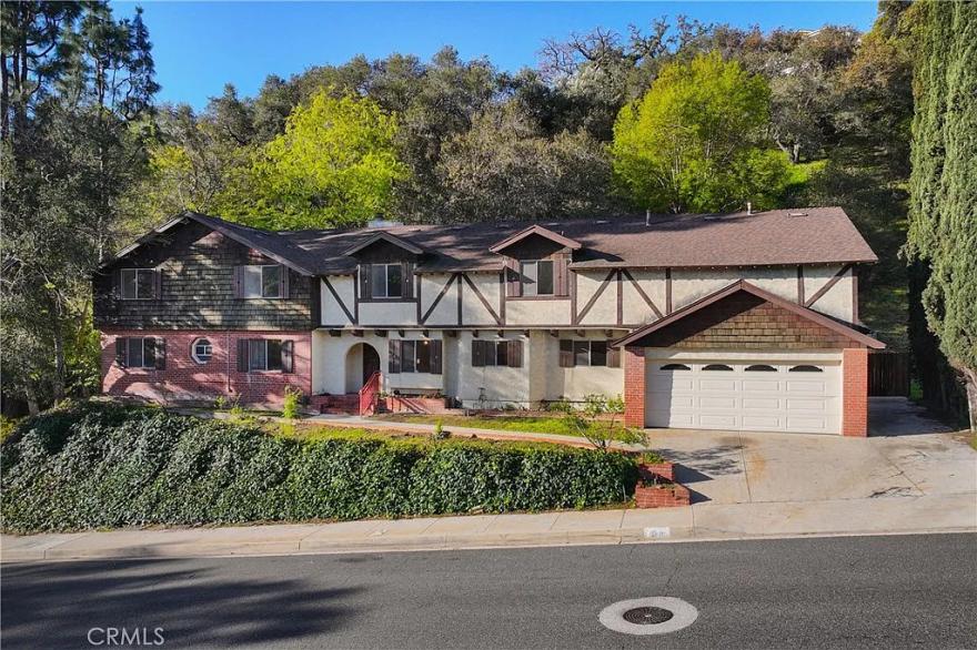 1411 Greenbriar Road, Glendale Photo